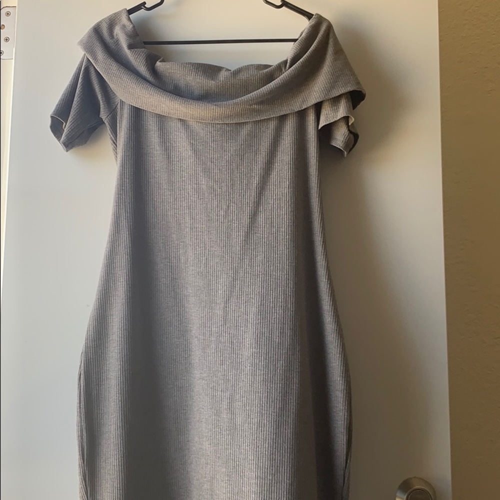 Gray Off shoulder, ribbed fitted Dress!